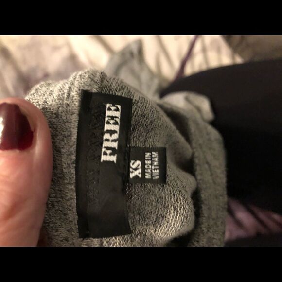 Aritzia Wilfred XS Grey Free Divina Tee - Picture 6 of 7